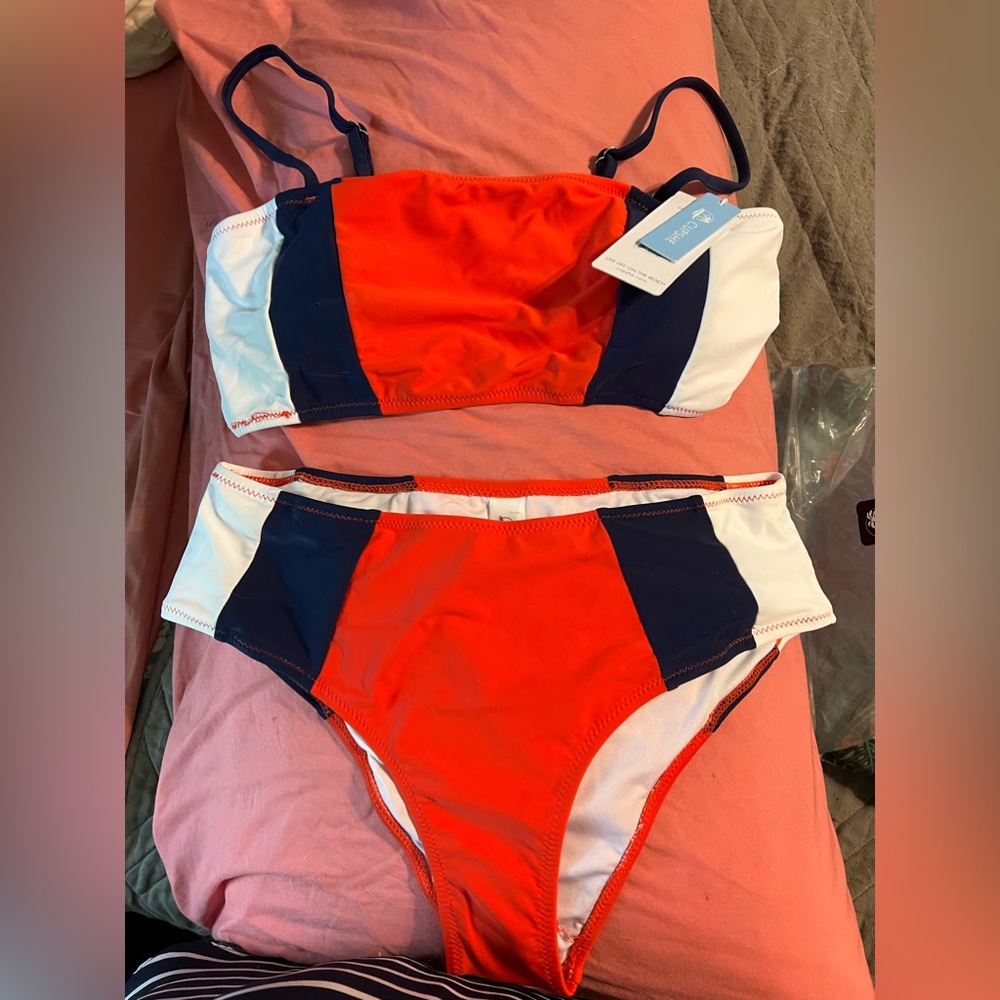 Cupshe 2 piece Swim suit size L NWT
